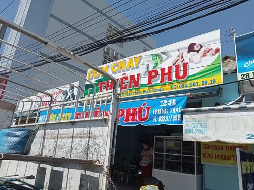 Bảng hiệu quảng cáo Phan Thiết - Cơm chay Thiên Phú